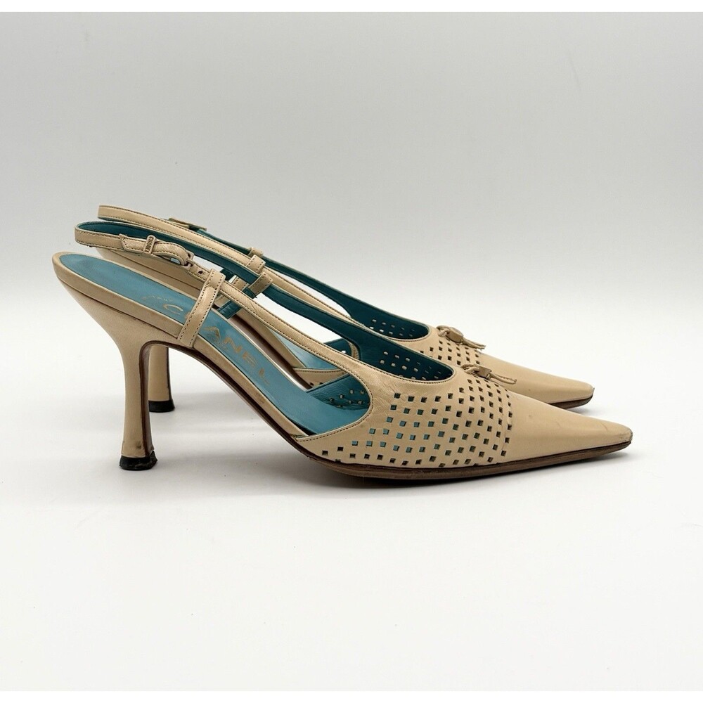 Chanel Beige Leather Perforated Slingback Heels w/ CC Charm Accent EU 35.5 - Picture 2 of 14
